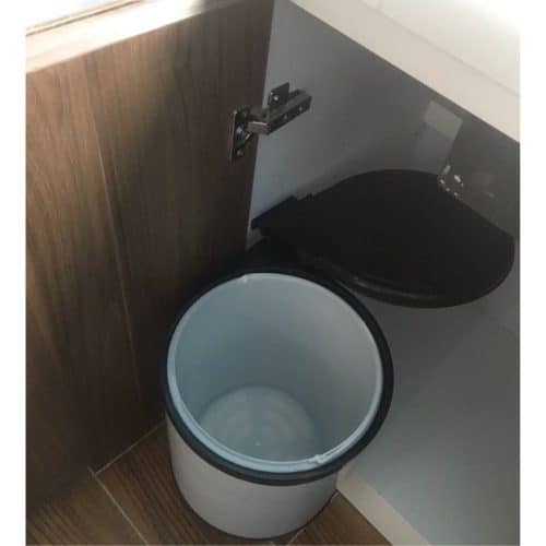 Bên trong thùng rác gắn cánh CUCINA VIOLA 502.24.005 14 lít