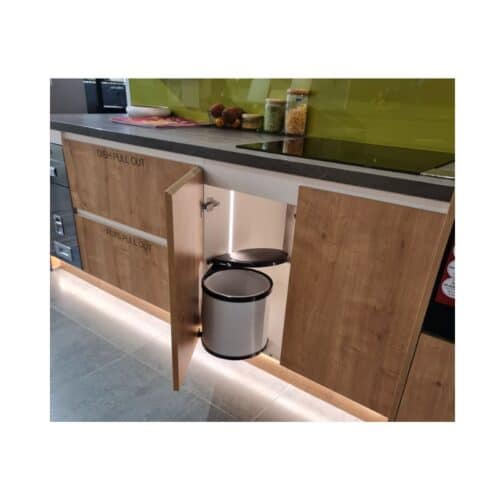 Ảnh thực tế thùng rác gắn cánh lắp âm cửa Hafele Viola 502.24.006